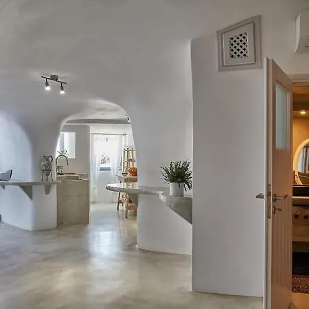 Blue Ion - Two Separate Cave Villas * Imerovigli (Santorini)