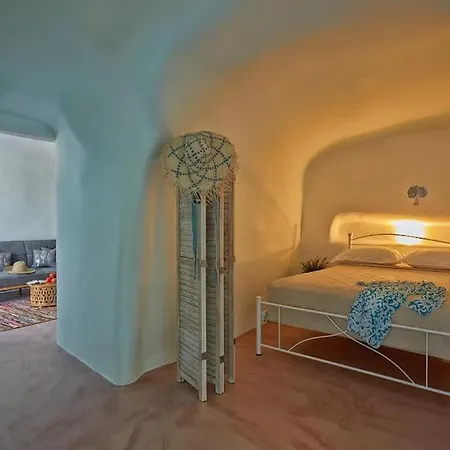 Villa Blue Ion - Two Separate Cave Villas